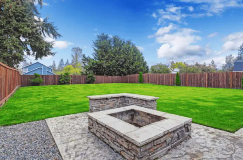 Fire pit and outdoor living installation