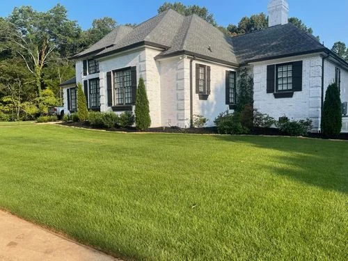 Trimmed front lawn at white house